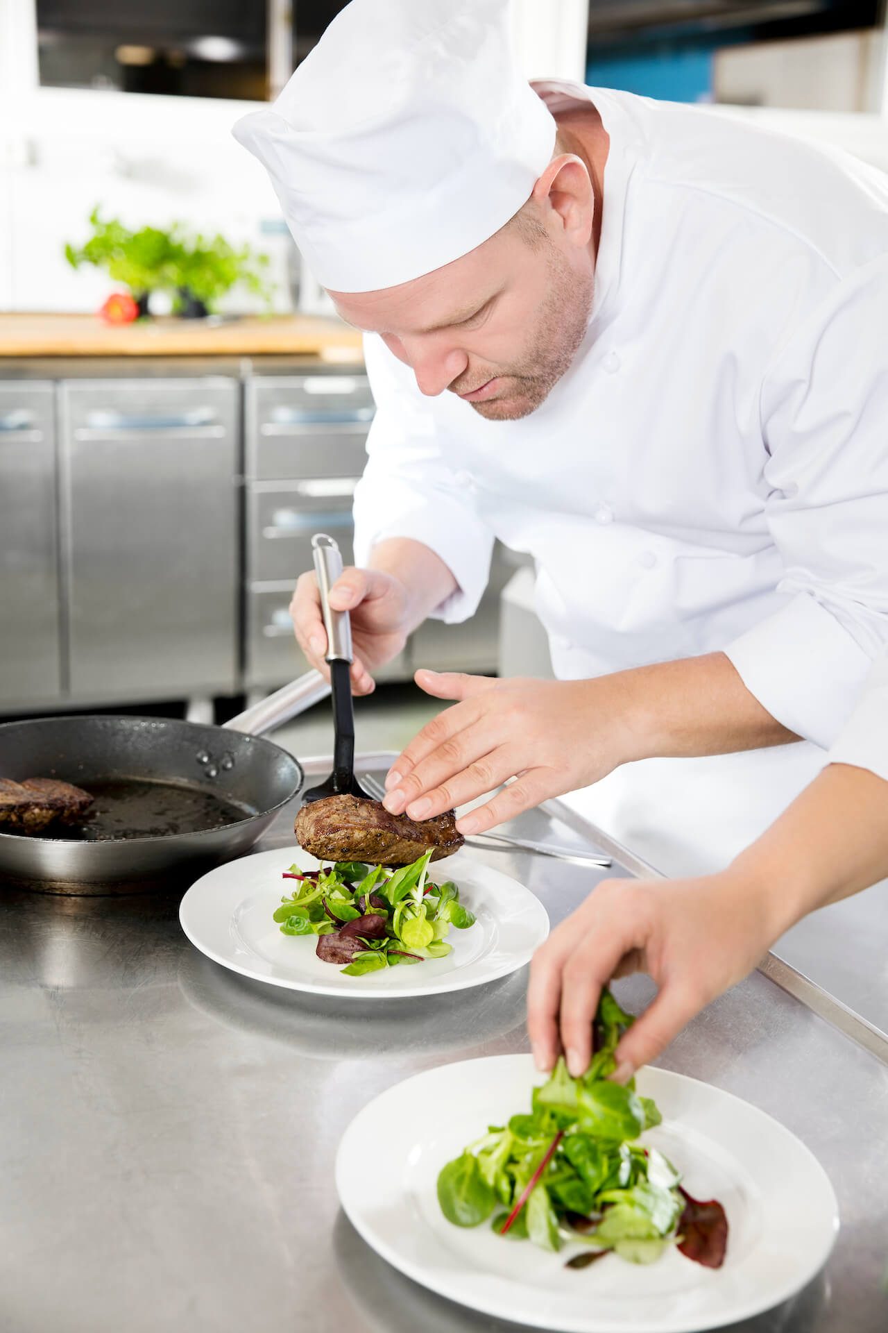 professional-chef-prepare-steak-dish-at-restaurant-2022-12-16-09-52-27-utc.jpg
